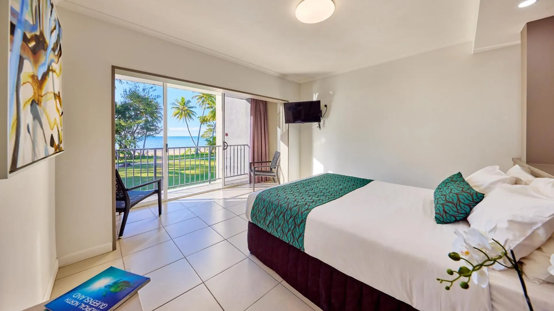 Club Wyndham Mission Beach 4*,