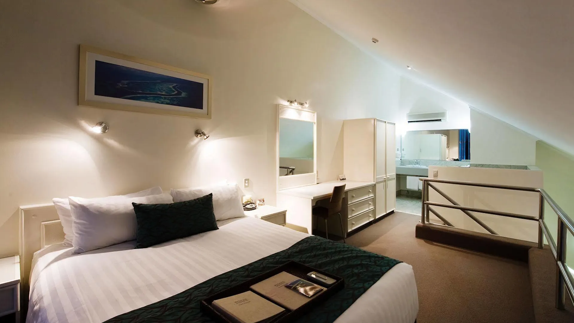 Castaways Resort & Spa On Mission Beach